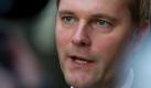 Gesundheitsminister Daniel Bahr hatte auf die dpa-Frage nach guten Vorsätzen für 2012 genau die für sein Amt richtige Antwort parat: «Ich möchte nochmal meine Gesundheit verbessern und mir mehr Zeit nehmen fürs Joggen. Das ist in diesem Jahr zu kurz gekommen.» Einen Marathonlauf will er unter anderem bestreiten - Respekt! Foto: Herbert Knosowski/dpa