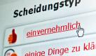 Der erste Junge, der sich von seinen Eltern scheiden ließ: Gregory Kingsley kam in eine Pflegefamilie, weil sich seine Mutter nicht um ihn kümmerte, der Vater war längst tot. Als die Pflegeeltern den Jungen aber adoptieren wollten, willigte die leibliche Mutter nicht ein - deshalb zog der damals Zwölfjährige 1992 vor Gericht: Er wollte sich offiziell von seiner Mutter scheiden lassen. Das Gericht willigte ein. Die Geschichte wurde zweimal verfilmt. Einmal mit Joseph Gordon-Levitt (Gregory K) in der Hauptrolle, einmal mit Tom Guiry (A Place to Be Loved). Foto: dpa