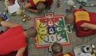 Tibeter im indischen Exil bereiten ein Mandala vor, ein vergängliches Kunstwerk aus farbigem Sand. Sie begehen ein Fest, um Ihrem Exilland zu danken. Der Dalai Lama lebt nunmehr seit 50 Jahren in Indien. Foto: ap