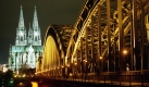 Auch die Beleuchtung des Kölner Doms ist eine gigantische Energieverschwendung. Dass das nicht sein müsste, dafür kämpfen Umweltschützer und Lichtplaner schon seit Jahren. Foto: dpa