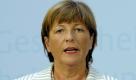 Bundesgesundheitsministerin Ulla Schmidt (SPD) spricht am 13.08.2009 während einer Pressekonferenz in Berlin zur Finanzierung der Schweinegrippe-Impfung. Bundesgesundheitsministerin Ulla Schmidt (SPD) hat die Ankündigung der Krankenkassen zurückgewiesen, nächstes Jahr viele gesetzlich Versicherte mit Zusatzbeiträgen zu belasten. Die Kassenfunktionäre sollten endlich aufhören zu jammern und stattdessen ihre Energie für eine bessere Versorgung der Patienten einsetzen, sagte sie der «Rheinpfalz am Sonntag».
 Foto: dpa