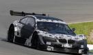 Unter der Haube lauert ein V8-Saugmotor mit vier Litern Hubraum und eher bescheidenen 480 PS - das DTM-Reglement sieht einen Luftmengenbegrenzer vor. Ein sequenzielles Sechsganggetriebe übernimmt die Kraftübertragung. Foto: pi