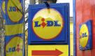 Der größte Skandal in der Geschichte von Lidl wurde durch einen Artikel im Stern aufgedeckt: Professionelle Detektive sollen über Kameras in den Lidl-Märkten die Mitarbeiter überwacht haben. Dabei wurden zum Beispiel Toilettengänge protokolliert. Lidl musste wegen Verstoßes gegen Datenschutzgesetze fast anderthalb Millionen Euro Bußgeld an seine Mitarbeiter bezahlen und gelobte in der Folge Besserung. Foto: dapd