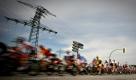 Das Fahrerfeld verlässt die Hamburger Köhlbrandbrücke:Die Vattenfall Cyclassics sind ein Radrennen für Jedermann und Profis gleichermaßen. Für den Start haben sich große internationale Namen sowie die gesamte deutsche Radsportelite angekündigt.
 Foto: ddp