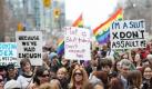 Demonstranten halten beim ersten so genannten Slutwalk Anfang April in Toronto. Foto: dpa