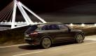 Bei den Motoren orientiert sich der ab dem 8. Mai verfügbare Cayenne an den bestehenden Triebwerken aus dem Panamera-Regal. 
Der alte und träge Basisbenziner aus dem Hause Volkswagen hat ausgedient und wird vom neu entwickelten Porsche-Sechszylinder ersetzt, der zukünftig auch das Basismodell des Panamera antreiben wird.  Foto: press-inform