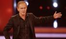 Der Moderator Reinhold Beckmann steht am Samstag (29.09.07) in Koeln waehrend der Gala zur Verleihung des Deutschen Fernsehpreises 2007 auf der Buehne, er erhielt den Preis fuer die 'Beste Moderation Information'. Die Auszeichnung von ARD, ZDF, RTL und Sat.1 wird zum neunten Mal und in 21 Kategorien verliehen. 
 Foto: ddp