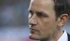 Zwei Spieltage vor Ende der Saison hat sich Fußball-Bundesligist VfL Bochum von Trainer Heiko Herrlich getrennt. Der Coach, der erst während der Saison sein Amt angetreten hatte, musste nach einer Serie von zehn sieglosen Spielen in Folge gehen. Auf der Trainerbank wird nun erst einmal Darius Wosz sitzen.


 Foto: ddp