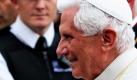 Papst Benedikt XVI bei seinem viertägigen Besuch in England und Schottland im September vergangenen Jahres. Ein Britisches Gericht beschäftigt sich momentan mit der Frage, warum umgerechnet rund 2,3 Millionen Euro an Hilfsgeldern für den jüngsten Papstbesuch im Vereinigten Königreich verwendet wurden. Foto: dapd