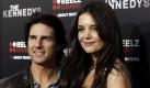 Schauspielerin Katie Holmes (rechts) und Ehemann Tom Cruise kommen zur Premiere des Streifens The Kennedys in die die Academy of Motion Pictures Arts and Sciences in Beverly Hills, Kalifornien. In acht Folgen erzählt die Miniserie die Geschichte der legendären US-amerikanischen Familie. Holmes mimt darin die einstige First Lady Jacky Kennedy. Foto: dapd
