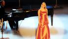 Die Saengerin Stefanie Hertel singt am Donnerstagabend (22.09.05) waehrend der Preisverleihung der 'Goldenen Stimmgabel' in der Friedrich-Ebert-Halle in Ludwigshafen. Durch die Galashow fuehrte erneut Dieter Thomas Heck, der die Medienauszeichnung vor 25 Jahren ins Leben gerufen hatte. Die Aufzeichnung der Verleihung ist am Sonntag (25.09.05) im ZDF zu sehen. Foto: Thomas Lohnes/ ddp Foto: ddp