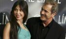 Das kann man von Mel Gibson (54) nicht behaupten. Der Hollywood-Tausendsassa kommt aus den Negativschlagzeilen gar nicht mehr heraus. Nach angeblich antisemitschen Pöbeleien und Alkoholfahrten schien sich 2010 das Blatt wieder zugunsten von Mel Gibson zu wenden. Dann kam die schmutzige Trennung von Freundin Oksana Grigorieva (40). Mit belastendem Tonmaterial will einen Gewaltausbruch von Mel Gibson dokumentiert haben. Die beiden Streithähne liefern sich jedenfalls einen erbitterten Sorgerechtsstreit um die gemeinsame Tochter Lucia (1). Mittenrein platzte eine Äußerung von Schauspielerin Winona Ryder, die den Oscar-Preisträger ebenfalls für antisemitisch hält. Foto: news.de/dpa