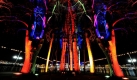 Die Lichtinstallation Test de Rorschach ist von den Künstlern Arnaud Giroud and David Lesort gestaltet worden und schmückt nun die schweizerische Stadt Genf. Im Rahmen des Lichtfestivals   sind zehn Bäume mit Lichtinstallationen ausgestattet worden. Foto: ap