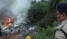 Nach dem Crash zerbrach die Maschine und ging in Flammen auf. Foto: dpa