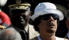 Noch einer ist zum Südamerika-Afrika-Gipfel eingetroffen. Und das ganz in Weiß: Libyens extrovertierter Staatschef Gadhafi. Sein jüngster Coup war ein wütender Auftritt vor der UN-Generalversammlung. Während einer Brandrede zeriss er mehrere Seiten der UN-Charta. Foto: ap