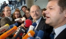 ...der in Polen geborene Jerzy Montag (Mitte), der die Grünen als Rechtsexperte im Visa-Untersuchungsausschuss vertreten hat, oder... Foto: dpa