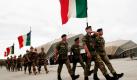 Italienische Soldaten marschieren im afghanischen Herat auf, um damit den Kommandowechsel der Isaf-Truppen in Afghanistan hervorzuheben. Foto: ap