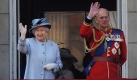 Erst feierte  Königin Elizabeth II. am Samstag mit einer traditionellen Militärparade ihren 85. Geburtstag nach. Am Sonntag war Prinz Philip dran, der seit über 60 Jahren ihr Ehemann ist. Mit 750 Gästen feierte er auf Schloss Windsor mit einem Gottesdienst offiziell seinen 90. Geburtstag. Philip, der deutsche Vorfahren hat und fließend deutsch spricht, war am Freitag 90 Jahre alt geworden. Als Geschenk gab es von der Queen den Titel Lord High Admiral. Foto: dpa