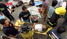 ImFebruar 2006 kamen in einem philippinischen Stadion mindestens 66 Menschen ums Leben, nachdem bei einem Fußballspiel eine Massenpanik ausgebrochen war. Offenbar hatte jemand am Eingang des Stadions Bombe gerufen, worauf tausende Menschen panisch in Richtung Ausgang gestürmt waren. Foto: dpa
