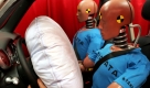 02_Dummies sitzen Montag (14.11.05) in einem Fahrzeugmodell hinter einem Airbag in der Takata-Petri AG in Elterlein. In dem zum japanischen Takata-Konzern gehoerenden Werk werden von 400 Mitarbeitern pro Woche mehr als 150.000 Airbag- Module fuer verschiedene Automobilhersteller hergestellt. Das Unternehmen feiert an dem Standort im Erzgebirge sein zehnjaehriges Bestehen.

Foto: Uwe Meinhold/ ddp  Foto: ddp