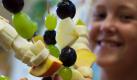 Gemischtes Obst macht fit. Alle zwei Stunden steht eine fruchtige Mahlzeit auf dem Tagesplan. Da kommt Heißhunger gar nicht auf. Auch Lust auf Süßes bleibt aus. Foto: ddp