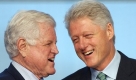 Politische Weggefährten: Edward Kennedy mit dem ehemaligen US-Präsidenten Bill Clinton, hier auf einem Bild aus dem Jahr 2003. Foto: ap
