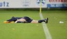 25. Oktober 2006: Stuttgarter Kickers gegen Hertha BSC (DFB-Pokal) - Parallele zum Millerntor: In der 81. Minute wird das Spiel beim Stand von 2:0 für die Berliner abgebrochen, weil Schiedsrichter-Assistent Kai Voss von einem Zuschauer mit einem gefüllten Bierbecher getroffen wurde. Die Partie wird mit 2:0 für Hertha BSC gewertet. Stuttgart scheidet aus dem Pokal aus, muss 10.000 Euro Geldstrafe zahlen und ein Heimspiel unter Ausschluss der Öffentlichkeit austragen. Foto: imago