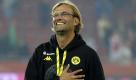 Da freut er sich, der Kloppo. Und wenn er wüsste, dass Lachen auch noch gut gegen Herzerkrankungen ist, würde er vielleicht noch viel mehr lachen. Untersuchungen haben gezeigt: Wer regelmäßg herzhaft lacht, hat bis zu 50 Prozent größere Gefäße. Das Blut fließt besser - das Herz freut sich! Foto: dapd