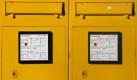Briefkästen der Deutschen Post, fotografiert am Donnerstag (26.11.2009) in Dresden. Die Post hat Berichte dementiert, nach denen in mehreren Bundesländern rund 900 Postfilialen geschlossen werden sollen. Täglich befördert die Deutsche Post rund 72 Millionen Briefe. Foto: Ralf Hirschberger dpa/lsn +++(c) dpa - Bildfunk+++ Foto: dpa