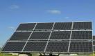 Solar-Module auf dem Gelaende der Bosch Solar Energy AG, aufgenommen am Freitag (20.08.10) in Arnstadt. Die Bosch Solar Energy AG hat am Freitag eine neue Produktionsstaette fuer kristalline Solarzellen in Betrieb genommen. In der rund 12.000 Quadratmeter grossen Halle sollen nach Unternehmensangaben jaehrlich 90 Millionen Solarzellen hergestellt werden. Bis 2012 will Bosch in Arnstadt rund 530 Millionen Euro investieren und rund 1100 Arbeitsplaetze schaffen. (zu ddp-Text) Foto: Jens-Ulrich Koch/ddp Foto: dadp