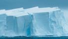 Eisberg in der Antarktis: Forscher fürchten, dass schmelzendes Eis aus der Antarktis bis Ende des Jahrhunderts zu einem Anstieg der Meeresspiegel von bis zu 1,4 Metern führt. Foto: dpa