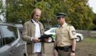 ... der Gerichtsvollzieher Erwin Huber (Eisi Gulp, links) und die örtliche Polizei, ... Foto: ZDF/Olaf Raymond Benold