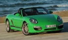 Grne Gefahr - von allen deutschen Premium-Herstellern baut Porsche den puristischsten und kompromisslosesten Roadster. Noch mehr Go-Kart Feeling bietet nur die Lotus Elise. Wer aufs Image verzichten kann, greift zum Opel GT. Foto: news.de