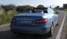 Der Grundpreis für das Mercedes E 250 CDI Cabrio liegt bei 49.861 Euro. Wer die Mütze braucht, auf das Aircap also nicht verzichten will, muss nochmal 821 Euro drauf legen. Foto: pi