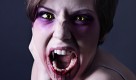 Wer sich selbst so gruselig sehen will, der muss dafür nicht in teures Make-up, Kunstblut oder Kontaktlinsen investieren. Ein Bildbearbeitungsprogramm wie Photoshop oder Gimp reicht aus.Was Sie noch brauchen: ... Foto: news.de