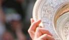 Martina Hingis ist ebenfalls Rekordhalterin. Im zarten Alter von 15 Jahren und 282 Tagen setzte sich die Schweizerin 1997 im Finale gegen Jana Novotná durch und ist damit bis heute die jüngste Wimbledonsiegerin der Historie. 1996 gewann sie mit der Tschechin Helena Sukova außerdem das Frauendoppel, 1998 gelang ihr dies mit Novotná. Foto: dpa