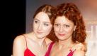 Die Schauspielerinnen Saoirse Ronan und Susan Sarandon posieren bei der australischen Premiere von The Lovely Bones in Sydney. Foto: ap