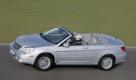 Auf der Habenseite hat das Chrysler Serbing Cabrio neben dem guten Raumangebot und dem günstigen Einstiegspreis eine umfangreiche Serienausstattung.
 Foto: press-inform