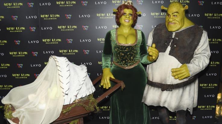 Heidi Klum und ihr Freund Tom Kaulitz präsentieren in Halloween-Kluft ihren Nachwuchs.