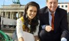 Isabelle Knispel mag französische Literatur und nähte ihr Miss-Kleid selbst. Aber das Tulpenpflanzen vor dem Brandenburger Tor blieb dem schönen Fräulein 2007 dennoch nicht erspart. Foto: dpa