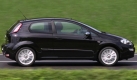 Mit der Verarbeitungsqualität hat Fiat schon lange keine Probleme mehr - beim Punto Evo ist es nicht anders. Bei der Haptik gibt es noch Potenzial zum Nachbessern: Der harte Kunststoff des Armaturenbretts sieht zwar wertiger aus, fasst sich aber nicht besser an als beim Vorgänger. Foto: press-inform