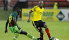 Links der Senegalese Sane Abdoulaye: Er spielt für die «Les Lions de la Teranga» - die Löwen von Teranga.  Foto: dpa