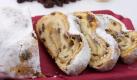 Der Christ- oder auch Weihnachtsstollen darf auf keiner Kaffeetafel fehlen. Doch Vorsicht: Drei Scheiben davon ersetzen eine ganze Mahlzeit. Einige Exemplare bringen bis zu 450 Kilokalorien je 100 Gramm auf den Teller.
 Foto: dpa