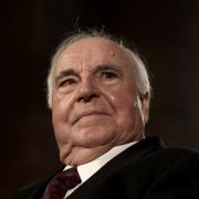Helmut Kohl ist wieder im Rennen