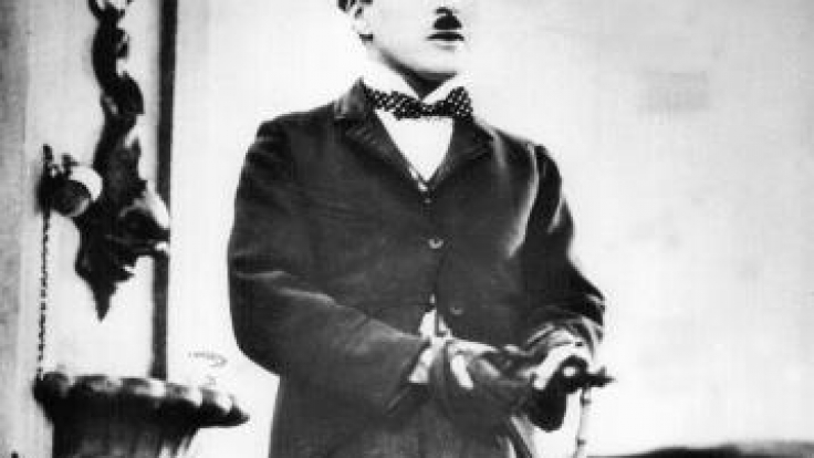 Charlie Chaplin schwängerte eine Minderjährige. Dann heiratete er sie.