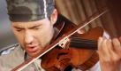 Im Kasten: David Garrett freut sich auf ein paar freie Tage - ohne Geigenspiel. Foto: Angelika Warmuth Foto: dpa