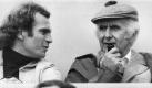 Zwei Managerseelen: Der 1977 gekündigte Bayern-Manager Robert Schwan sitzt mit Uli Hoeneß, der 1979 seine Nachfolge antrat, auf der Ehrentribüne des Olympiastadions. Foto: dpa