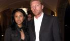 Boris Becker besucht am Dienstagabend (06.02.2001) mit seiner neuen Freundin Sabrina Setlur ein Gala-Dinner im spanischen Valencia. Beide mischten sich unter die zahlreichen Gäste, die der Rennstall McLaren-Mercedes anlässlich der Vorstellung des neuen Formel-1-Autos in das Nobel-Restaurant «Huerto Santa Maria» im Vorort Le Puig eingeladen hatte. Der Wagen sollte am Mittwoch der Öffentlichkeit präsentiert werden. Foto: dpa