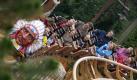 Lachende Besucher sitzen am Mittwoch (20.08.2008) im Heidepark bei Soltau in einer Westernbahn. Die etwa 30 bis 40 Erlebnisparks in Niedersachsen ziehen jährlich Millionen Besucher an. 1,5 Millionen Gäste pro Jahr zählt allein der Heide-Park, der am kommenden Samstag sein 30-jähriges Bestehen feiern wird. Mit 900 Angestellten ist das Unternehmen nach eigenen Angaben der größte Arbeitgeber in der Region. Foto: Holger Hollemann dpa/lni (zu lni 4003 / 'Freizeitpark statt Fernurlaub: Wirtschaftsfaktor in der Provinz' vom 21.08.2008) +++(c) dpa - Bildfunk+++
pixel Foto: dpa