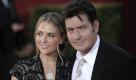 In Two And A Half Men mimte Charlie Sheen jahrelang den Frauenaufreißer, doch privat trieb er es noch viel schlimmer. Seine Ehe mit Brooke Mueller, mit der er Zwillinge zeugt, zerbricht nicht nur an ständigen Drogentrips, sondern auch Handgreiflichkeiten. So landet Sheen an Weihnachten 2009 kurzzeitig hinter Gittern, weil er seine Frau mit einem Messer bedroht haben soll. Drei Jahre später, da waren die beiden schon geschieden, sitzt Mueller im Gefängnis - weil sie eine Frau angegriffen und große Mengen Kokain bei sich hatte. Sheen stellte damals die Kaution. Derzeit befindet sich Mueller auf Entzug. Foto: ddp images